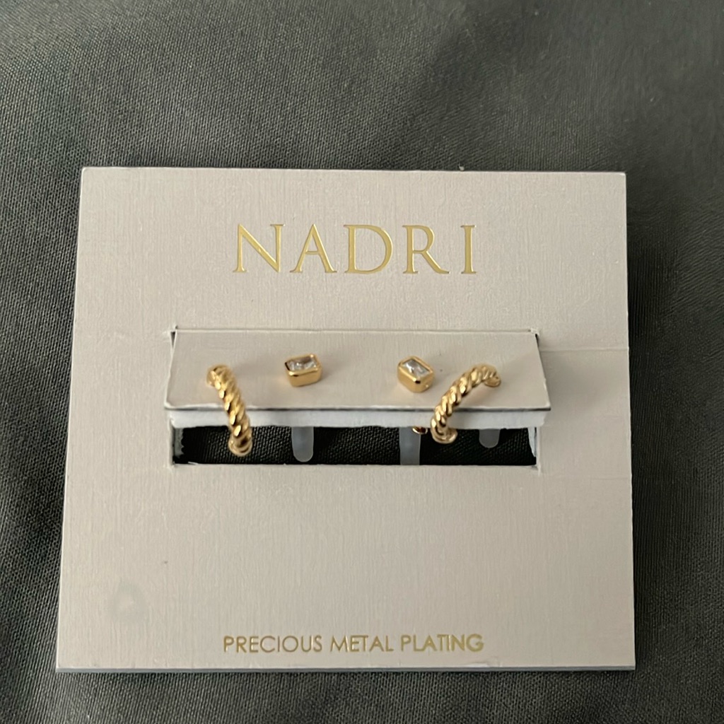 Nwt Nadri Set Of Earrings 28$